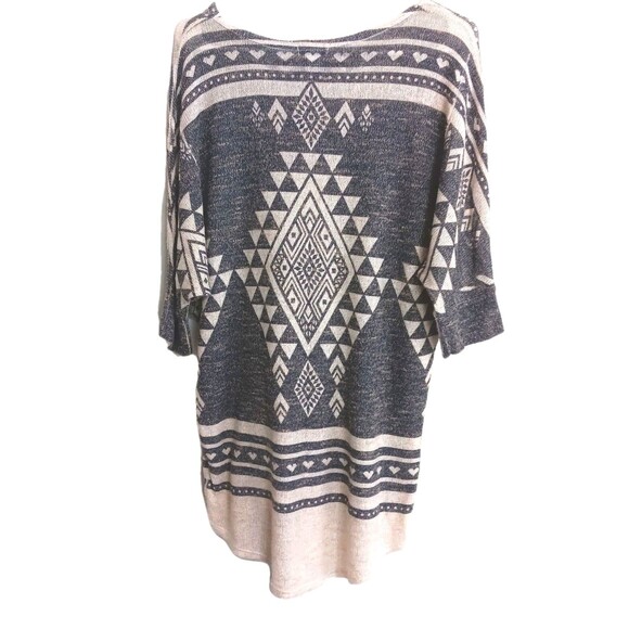 Charming Charlie Made In The USA Geometric Aztec Design Sz M Top Blueish Gray - Picture 6 of 12